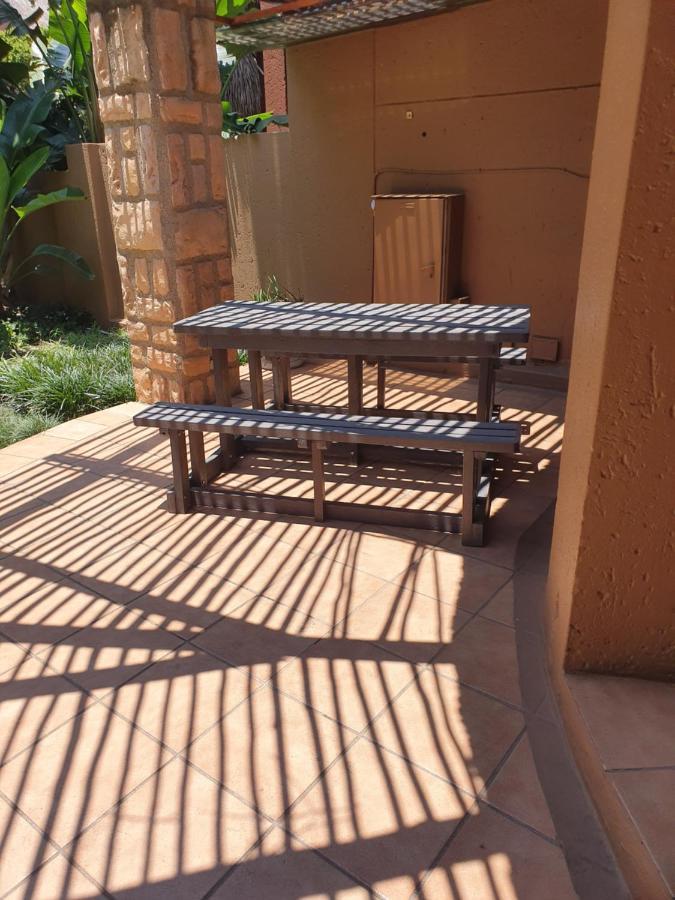 Merry Monte Casino Lodge House In Fourways Sandton Bagian luar foto